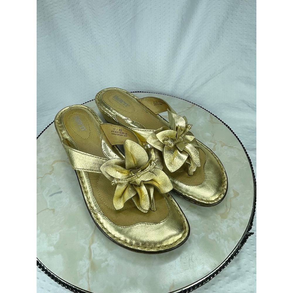 Born Floral Metallic Gold Leather Thong Wedge Sandals Womens 10 Flower Opanka